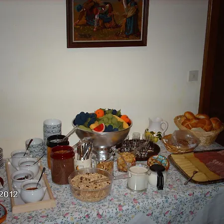 בית הארחה Helga