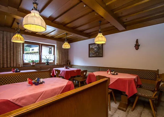 Helga Pensionat 3*