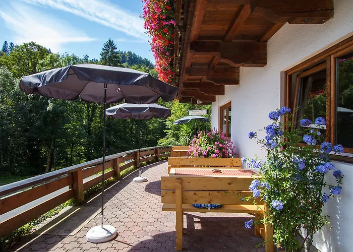 בית הארחה Helga 3*